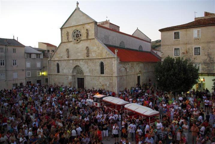 4Rest Vila Pag Town Buitenkant foto